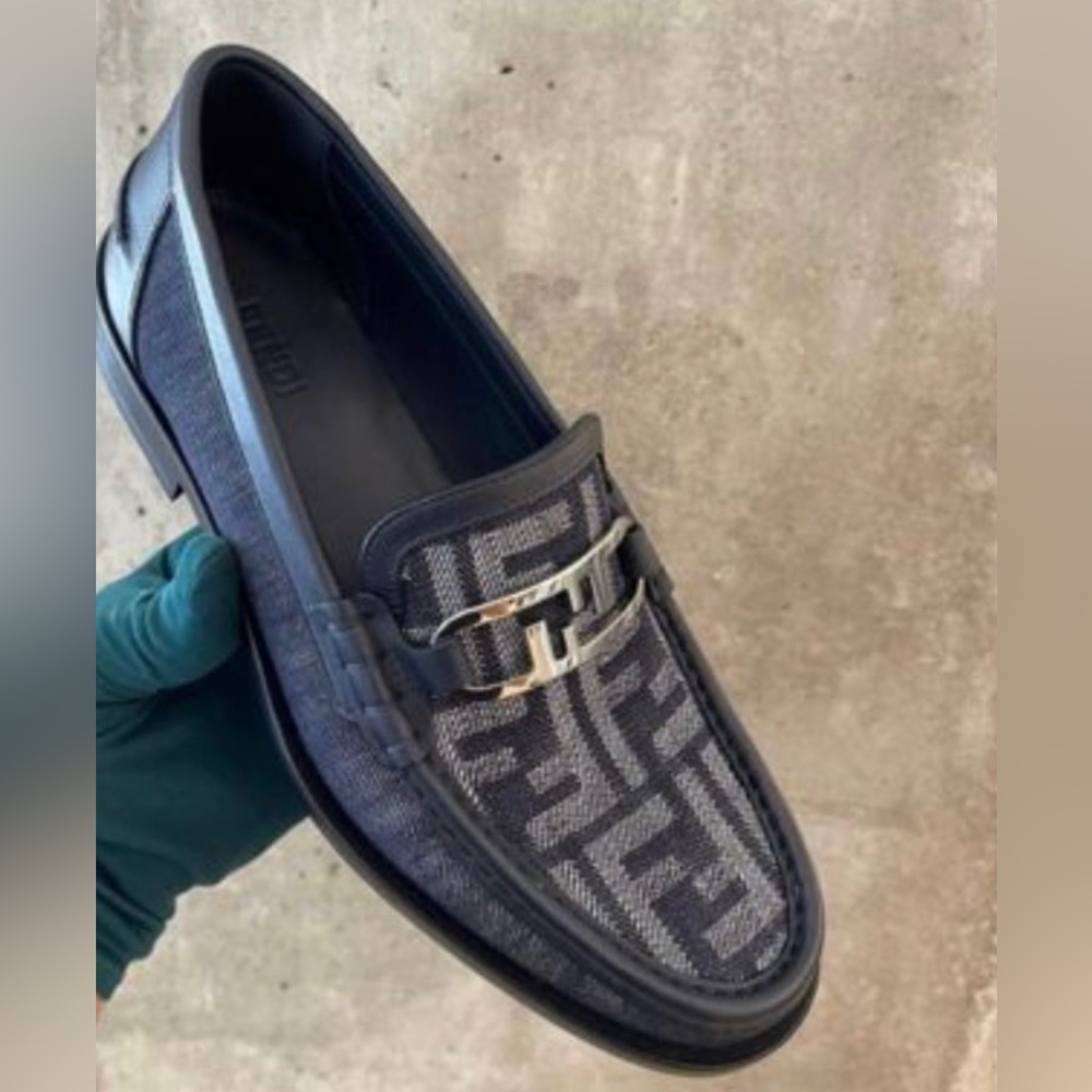Fendi men’s size 8